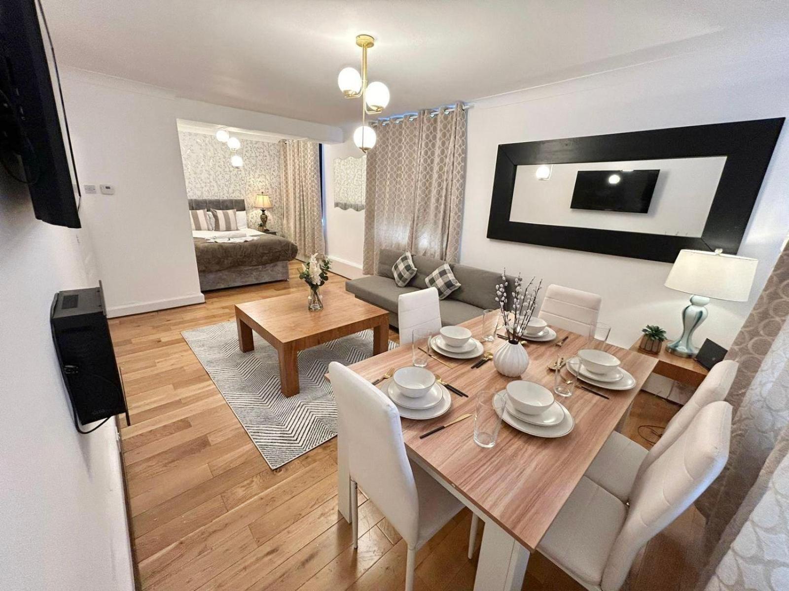 Marble Arch Beautiful Family * London