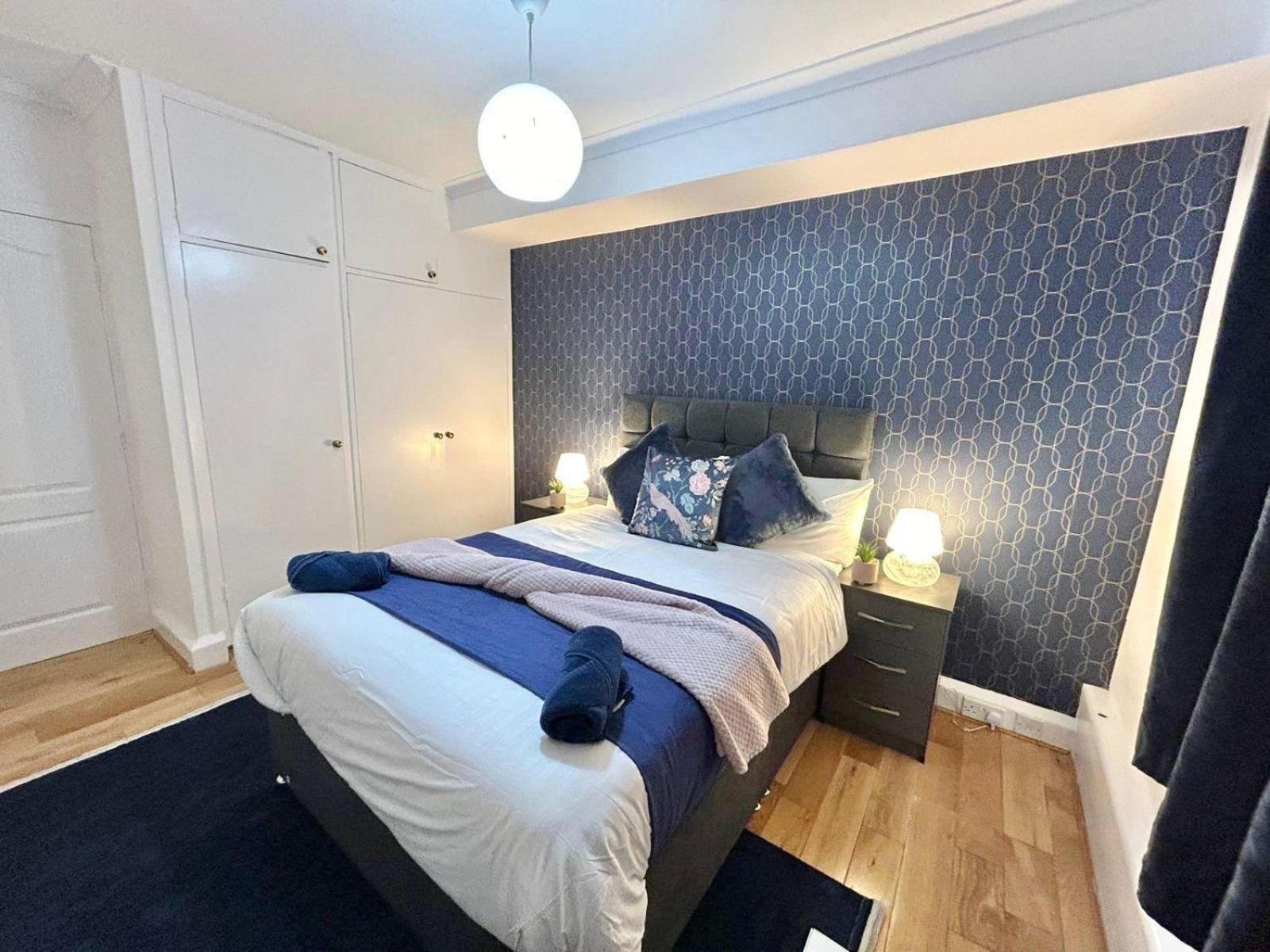 Marble Arch Beautiful Family * London